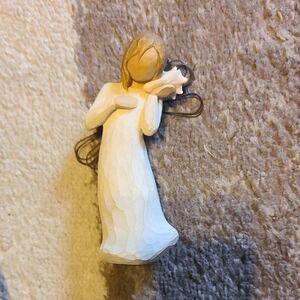 Willow Tree Angel Figurine in Cream and Tan